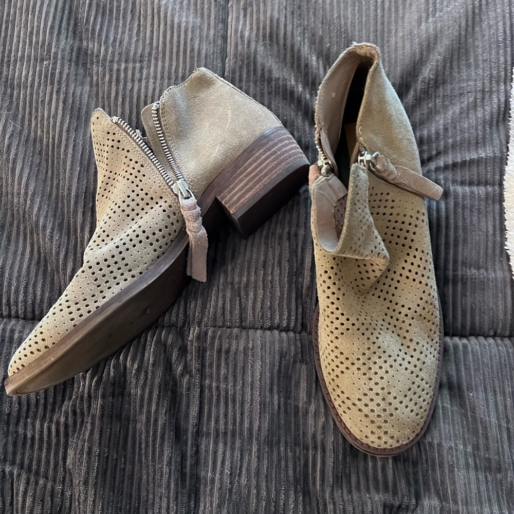 Women's Tan Suede Ankle Boots